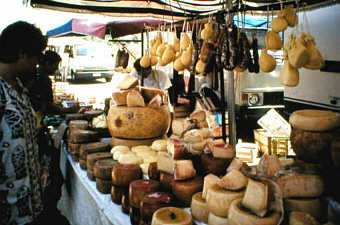Käse auf dem Markt in Alghero